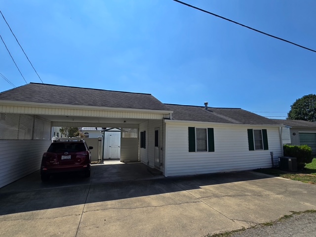 982 Lawnview Avenue REAR